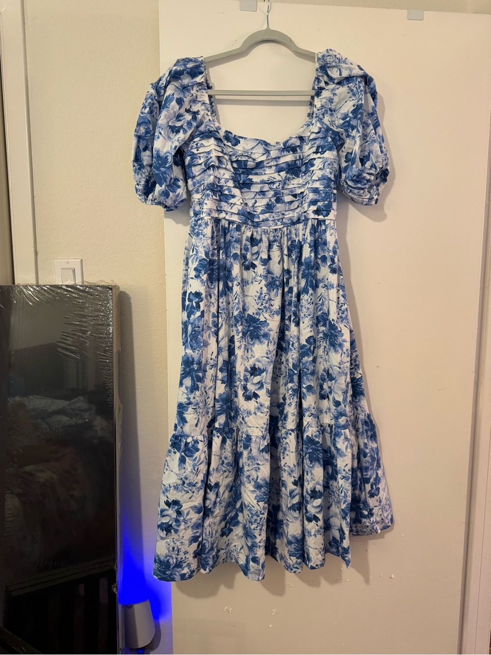 Abercrombie & Fitch Blue and White Floral Smocked dress